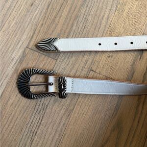 White Western-Style Leather Belt with Decorative Silver Buckle